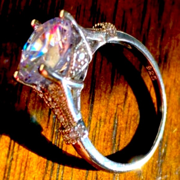 🔥HOST PICK!!!🔥 SUPER GORGEOUS 18K White Gold 3Ct Moissanite Ring!😍 - Picture 6 of 8